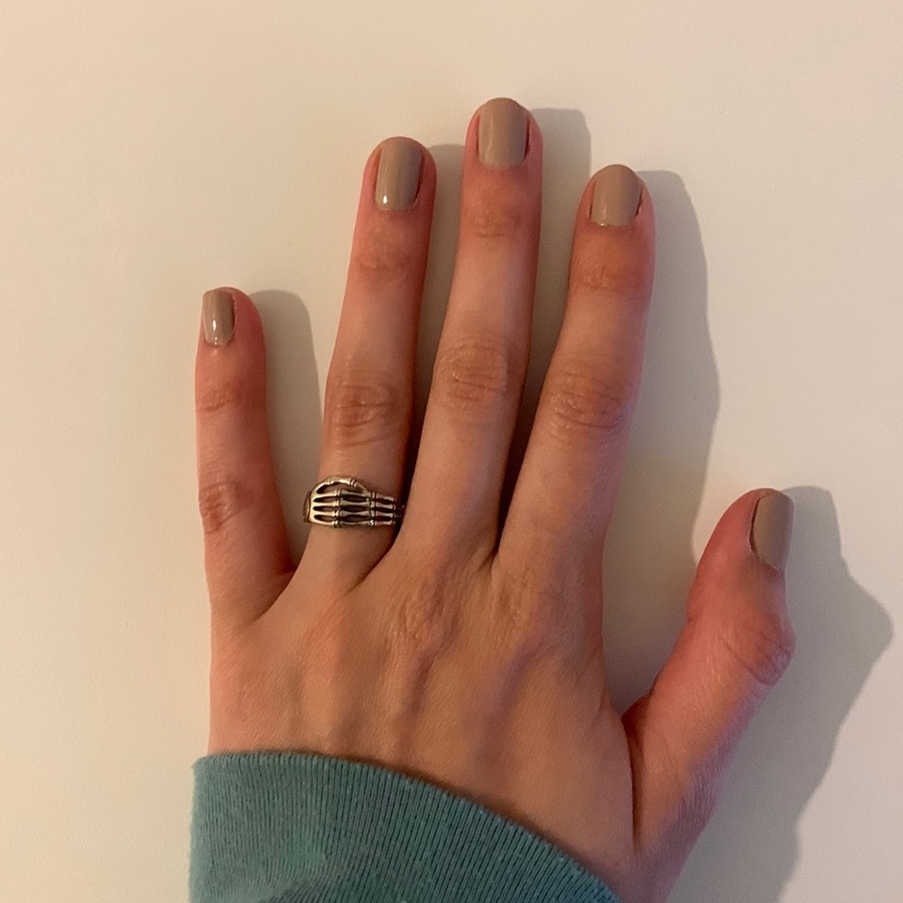 Skeleton Hand Ring - Size 7 💀